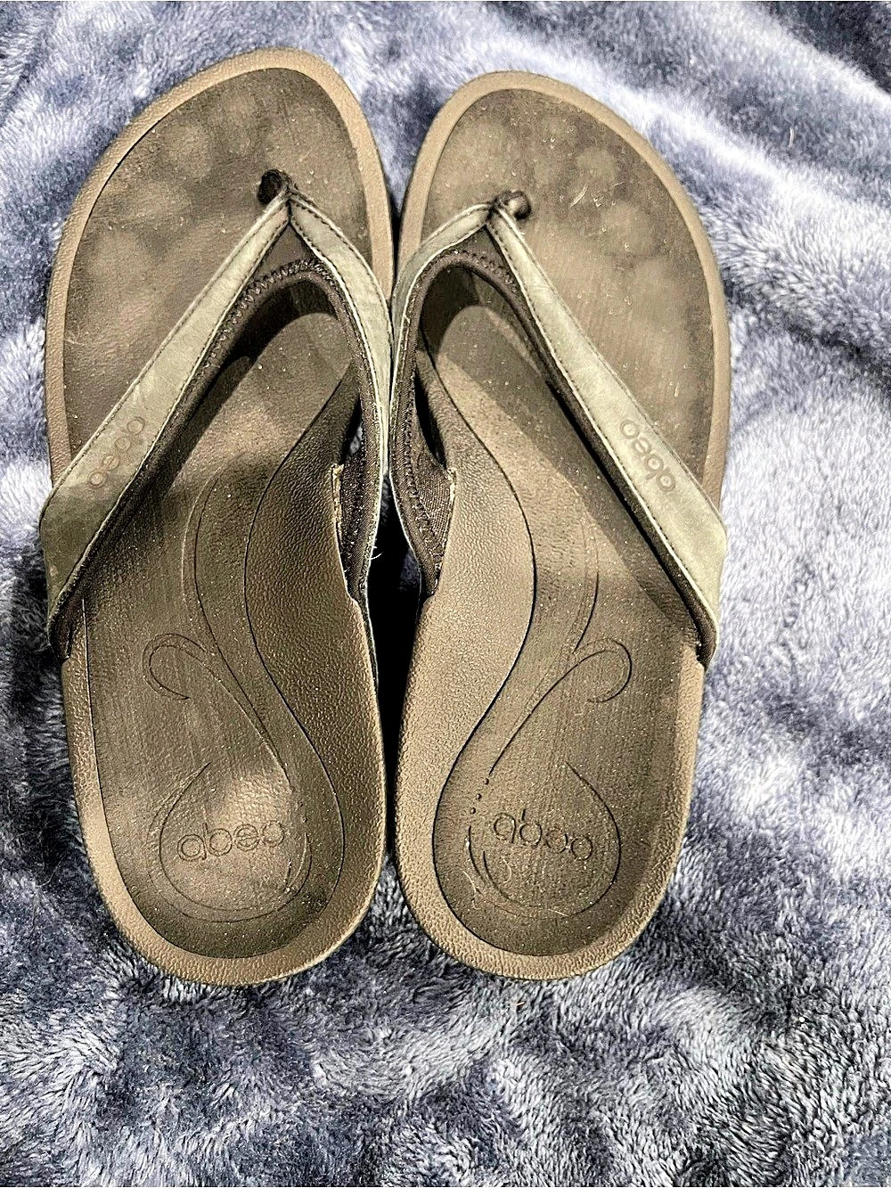 Abeo Women's Black Sandals. Size 6